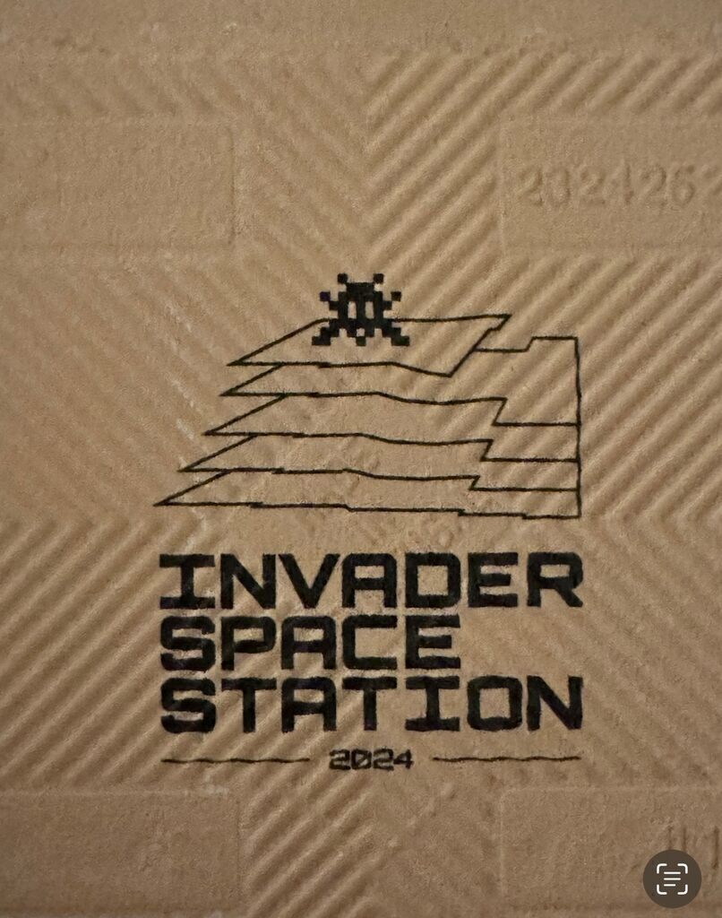 Terra cotta tile with paint in aluminum packaging