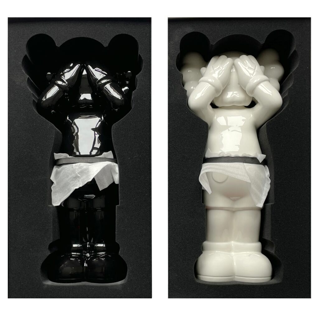 UK HOLIDAY; CERAMIC STATUES (LARGE)