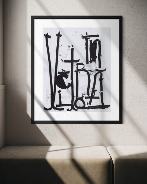 RETNA — Victoria