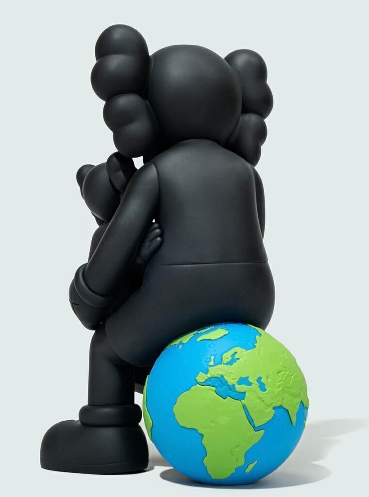 KAWS HOLIDAY; THAILAND (COMPLETE SET)