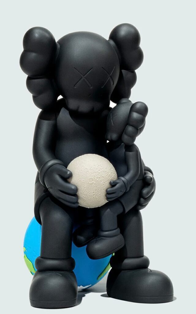 KAWS HOLIDAY; THAILAND (COMPLETE SET)